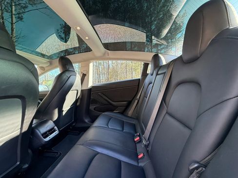 Used 2018 Tesla Model 3 Mid Range image 17