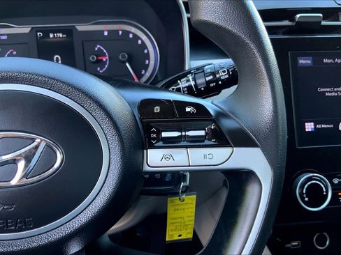 Used 2022 Hyundai Tucson SE image 24