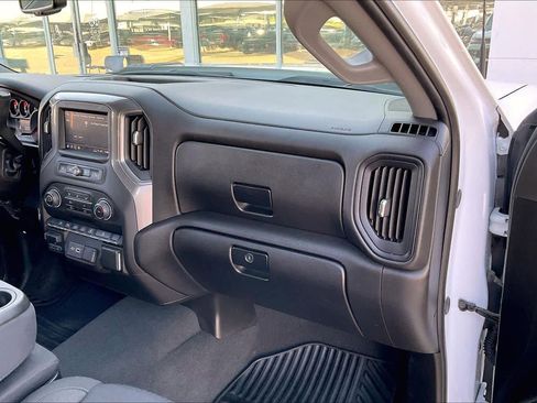 Certified 2025 Chevrolet Silverado 2500 Custom w/ Custom Value Package AWD/4WD image 18