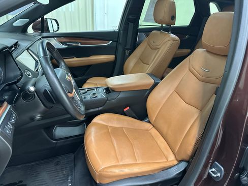 Used 2023 Cadillac XT5 Premium Luxury w/ Technology Package AWD/4WD image 26
