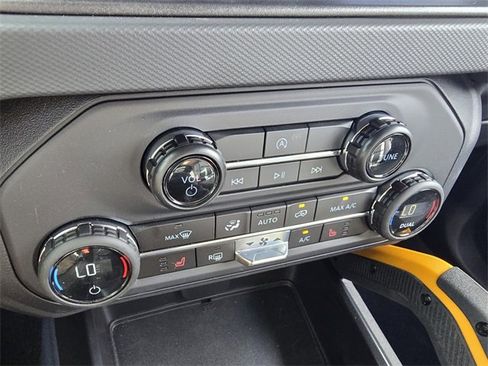 Used 2024 Ford Bronco Badlands image 29