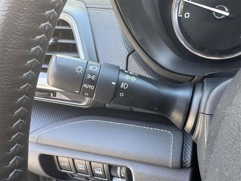Used 2022 Subaru Forester Touring image 23