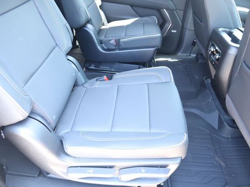 New 2026 GMC Yukon XL Elevation w/ Elevation Premium Package AWD/4WD image 24