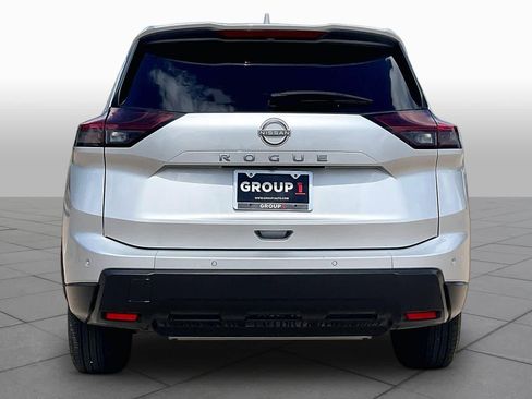 Used 2025 Nissan Rogue SV FWD image 5