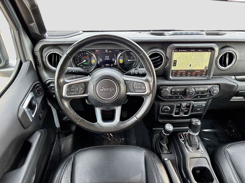 Used 2023 Jeep Wrangler Unlimited Sahara w/ Cold Weather Group AWD/4WD image 22
