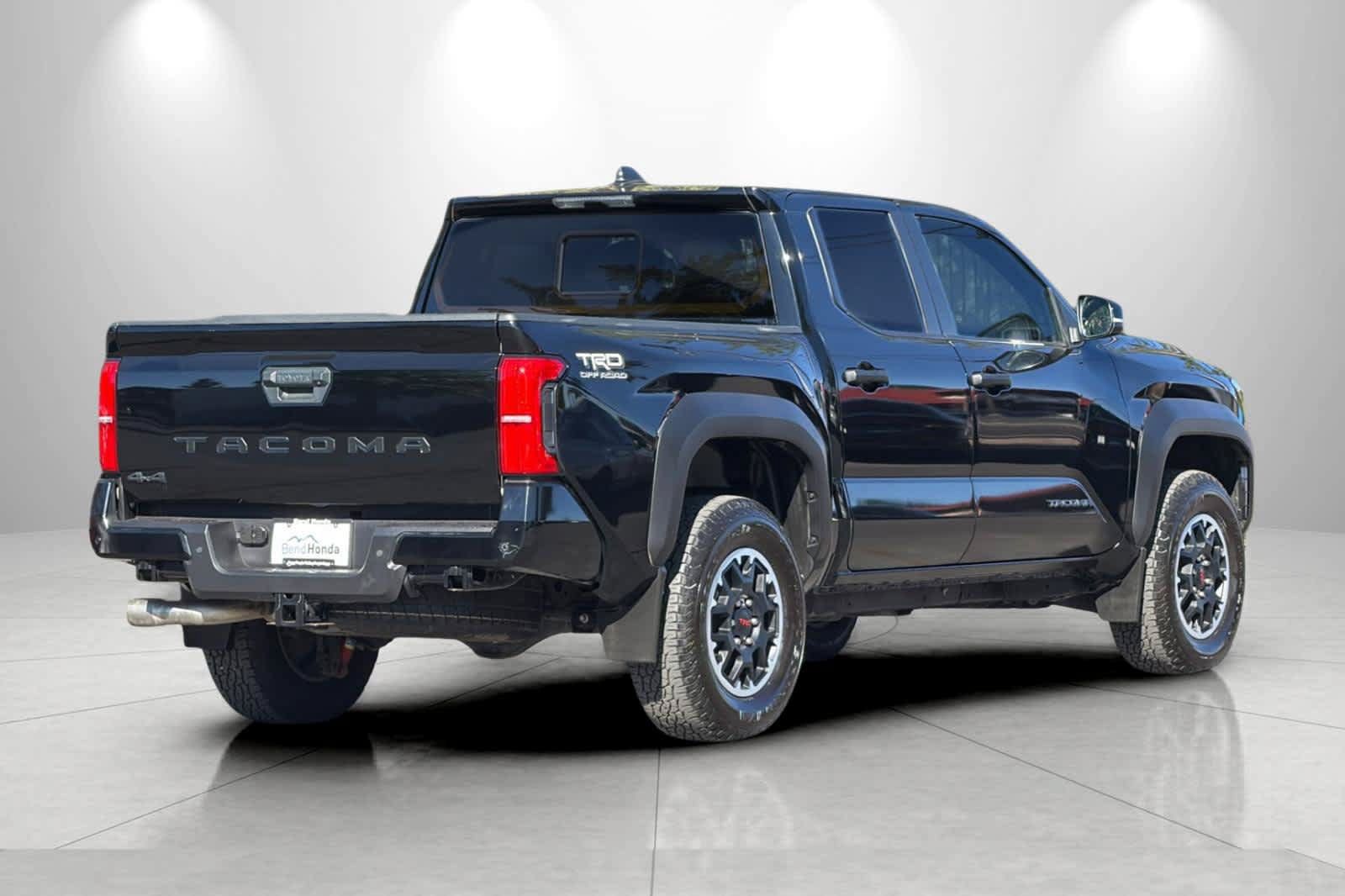 Used 2024 Toyota Tacoma TRD Off-Road w/ TRD Off Road Upgrade Package AWD/4WD image 2