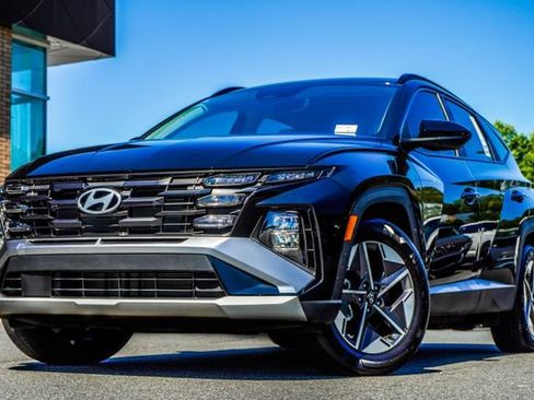 Certified 2025 Hyundai Tucson SEL FWD image 1