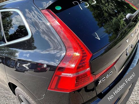 Used 2018 Volvo XC60 T5 Momentum w/ Vision Package AWD/4WD image 28