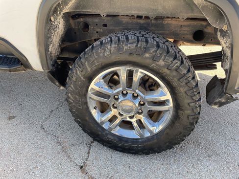 Used 2021 Chevrolet Silverado 2500 LT w/ Z71 Off-Road Package AWD/4WD image 39