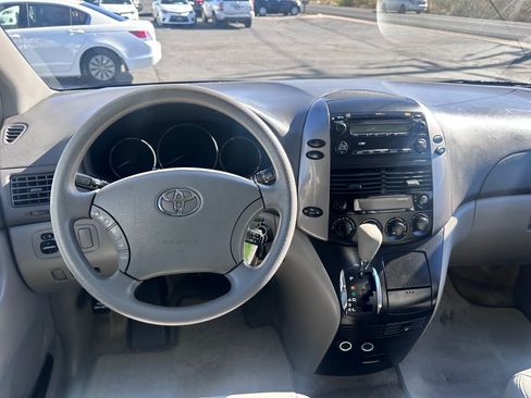 Used 2008 Toyota Sienna LE FWD image 8