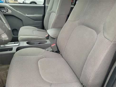 Used 2017 Nissan Frontier SV image 13