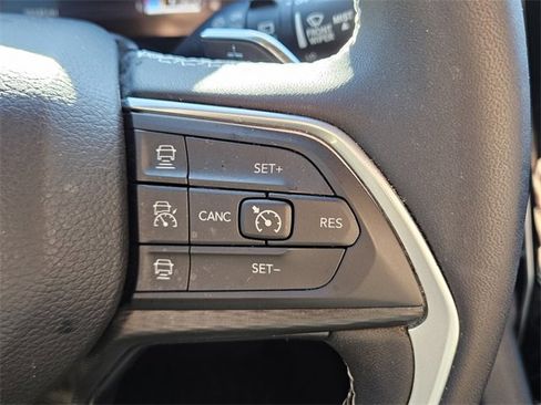 Used 2024 Jeep Grand Cherokee Laredo w/ Trailer Tow Package image 13