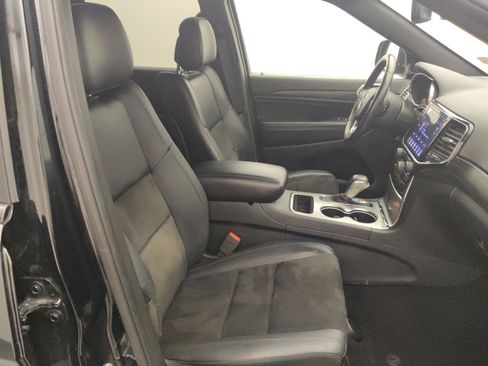 Used 2019 Jeep Grand Cherokee Altitude AWD/4WD image 21