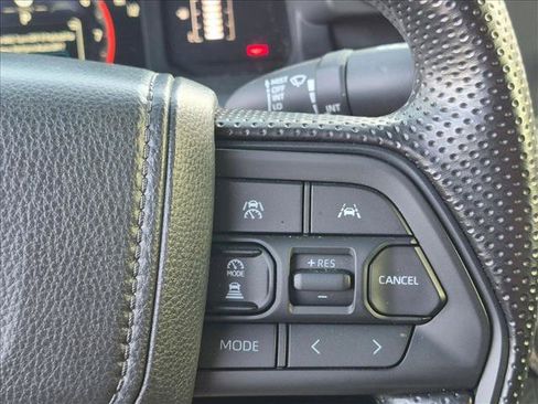 Used 2025 Toyota Tacoma SR5 AWD/4WD image 12