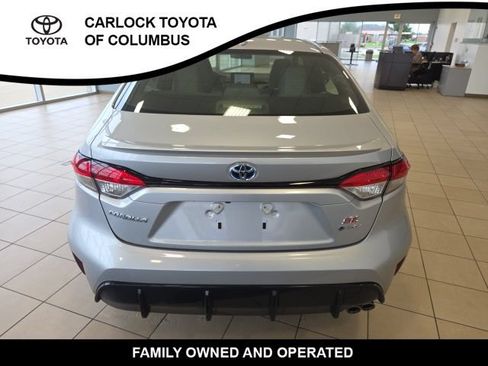 Used 2025 Toyota Corolla SE w/ Convenience Package FWD image 9