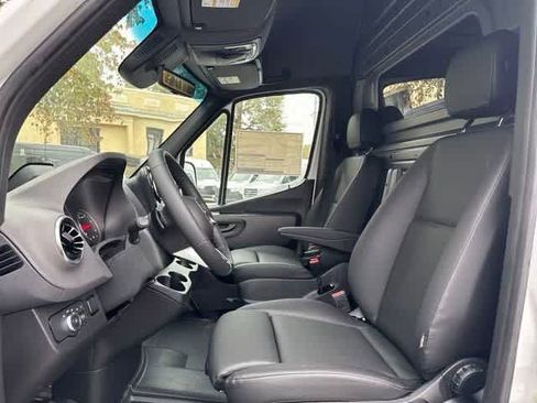 New 2025 Mercedes-Benz Sprinter 2500 image 9