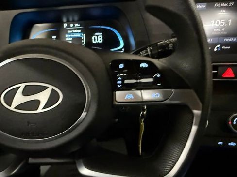 New 2025 Hyundai Elantra SE image 16