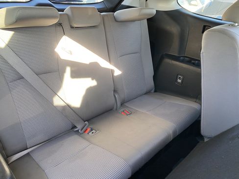 Used 2020 Toyota Highlander LE FWD image 20