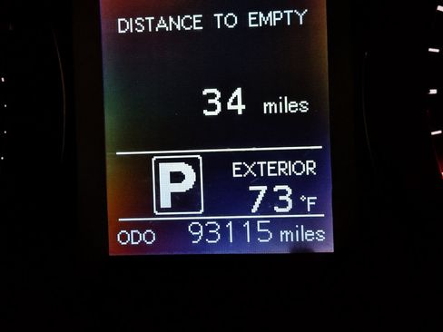 Used 2015 Toyota Sienna LE FWD image 2
