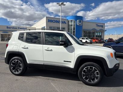 Used 2023 Jeep Renegade Latitude w/ Sun/Sound Group