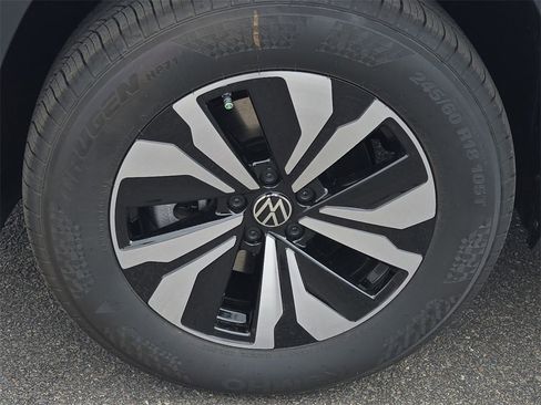 New 2026 Volkswagen Atlas SE image 13