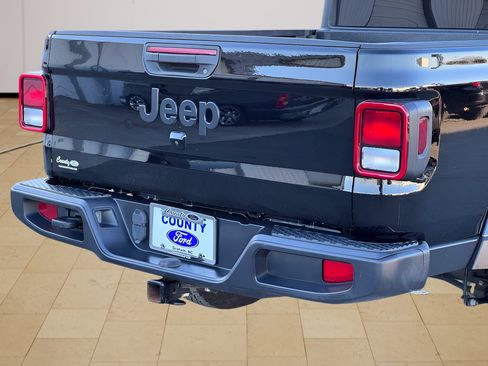 Used 2022 Jeep Gladiator Sport AWD/4WD image 42