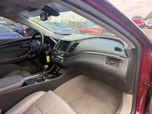Used 2017 Chevrolet Impala LT w/ Convenience Package image 31