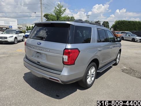 Used 2023 Ford Expedition XLT AWD/4WD image 5