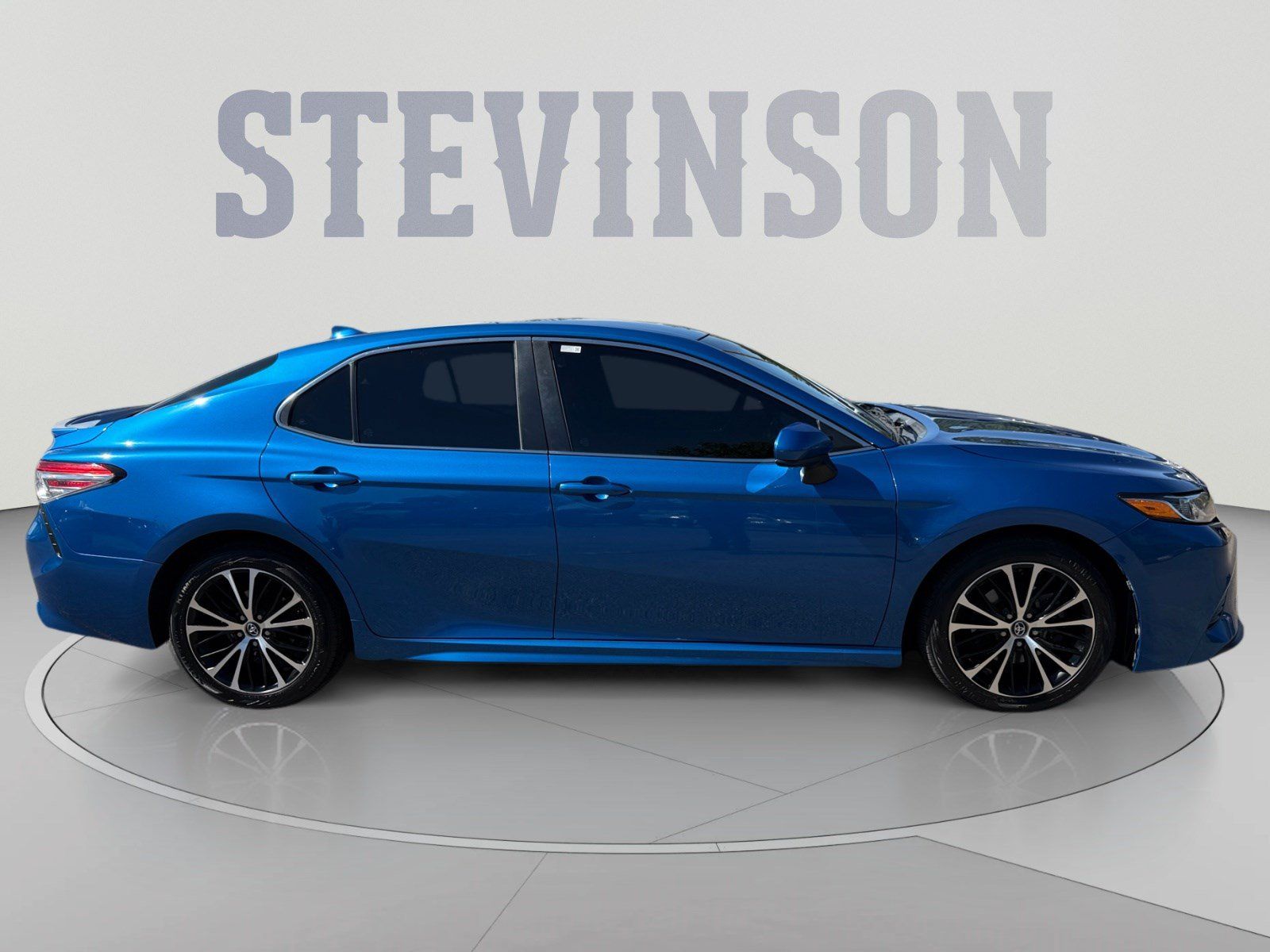 Used 2019 Toyota Camry SE FWD image 6