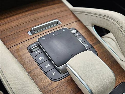 Used 2023 Mercedes-Benz GLS 450 4MATIC image 25