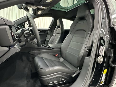 Certified 2025 Porsche Panamera 4 AWD/4WD image 29