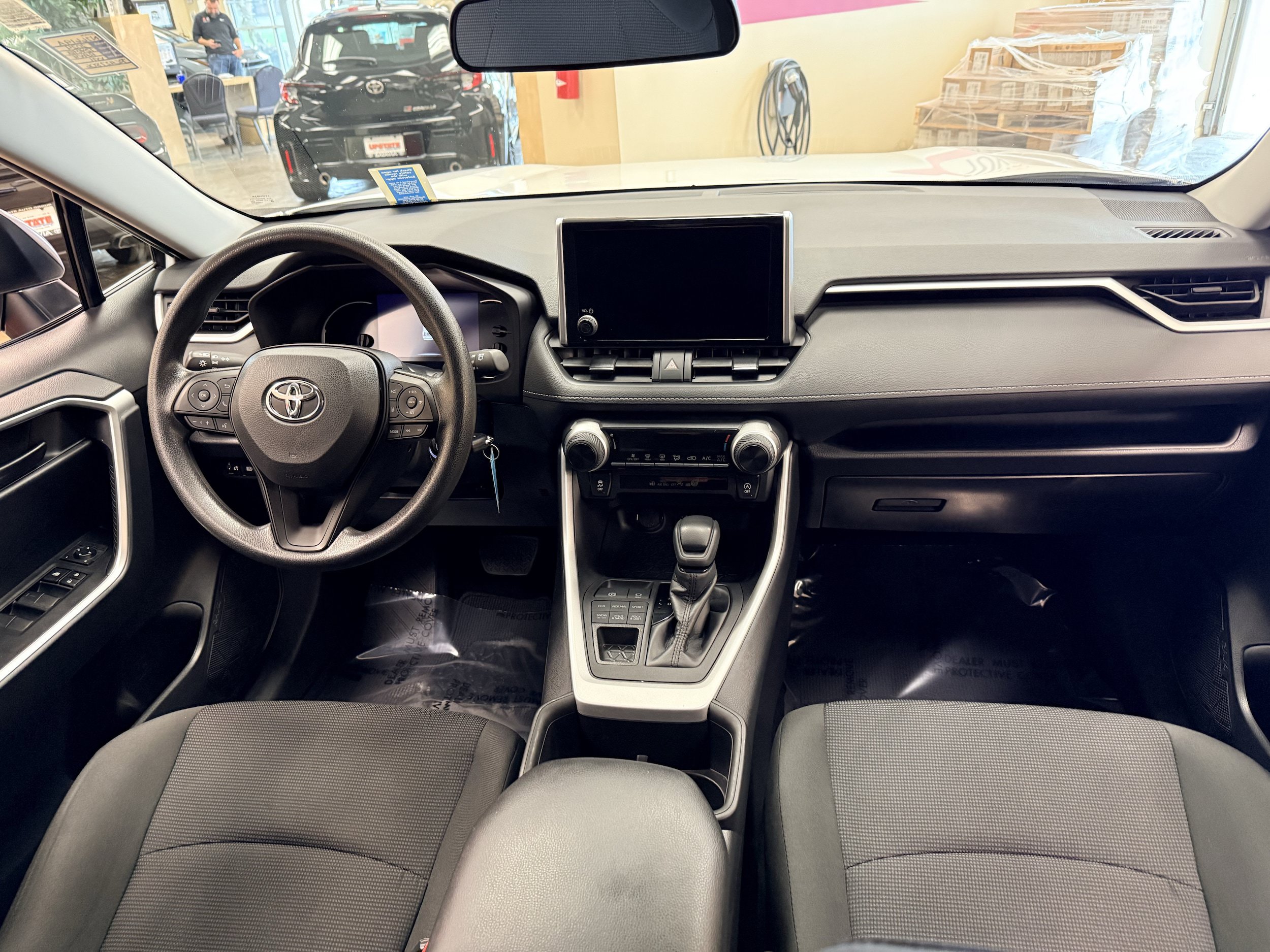 Used 2024 Toyota RAV4 LE AWD/4WD image 46