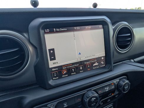 Used 2021 Jeep Gladiator Sport AWD/4WD image 16