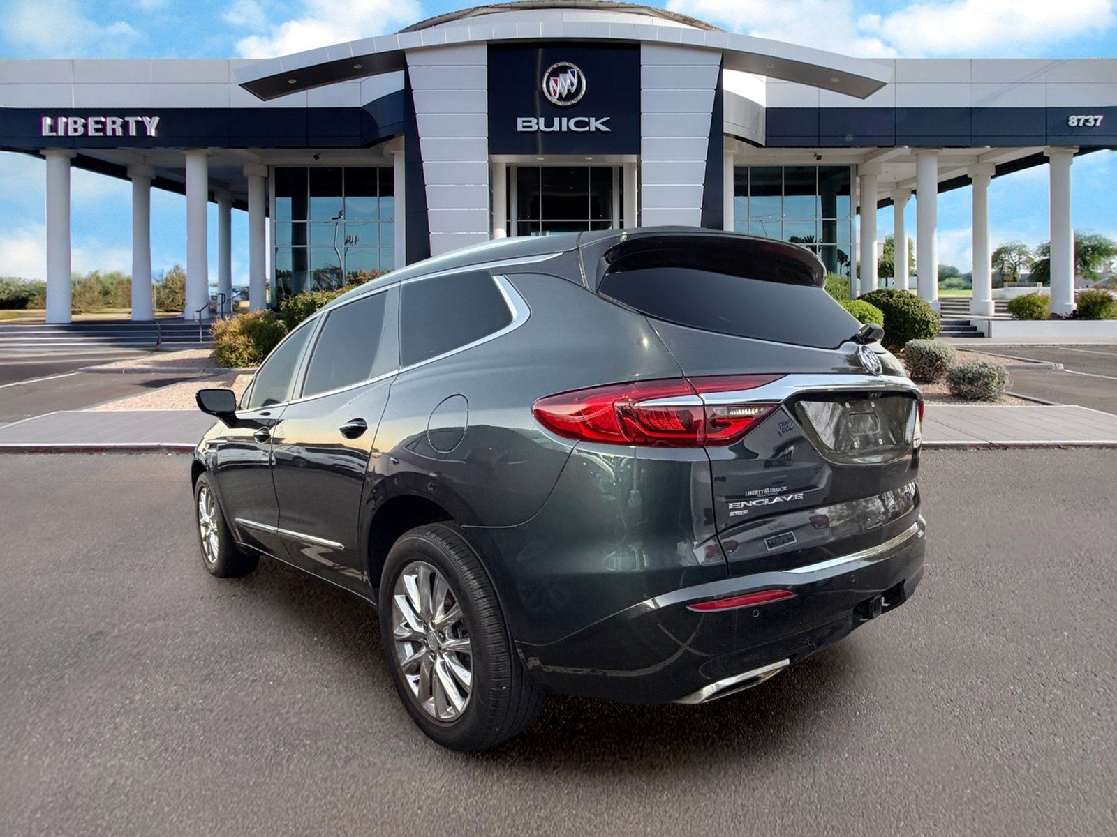 Certified 2020 Buick Enclave Premium w/ Surround and Sites Package AWD/4WD image 4