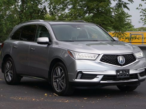 Used 2017 Acura MDX SH-AWD w/ Advance Package image 3