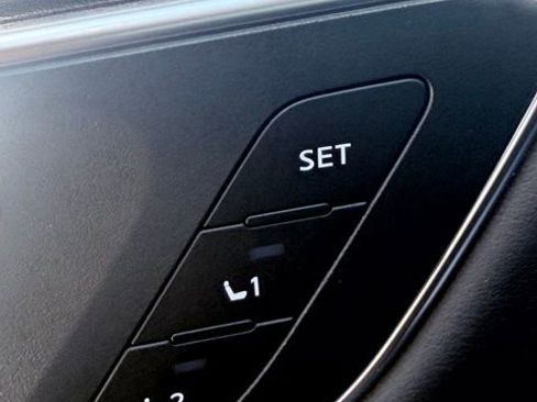 Certified 2024 Nissan Rogue Platinum image 23