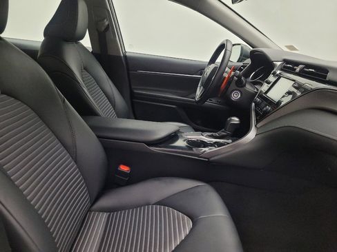 Used 2019 Toyota Camry SE image 21
