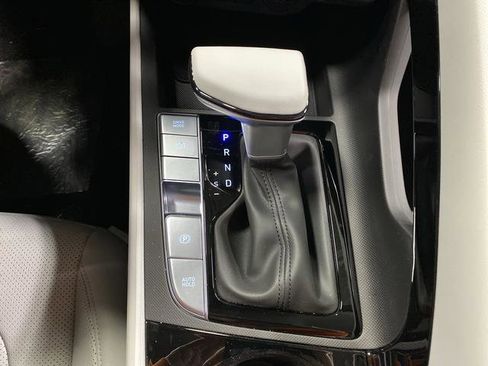 New 2026 Hyundai Elantra Limited image 21