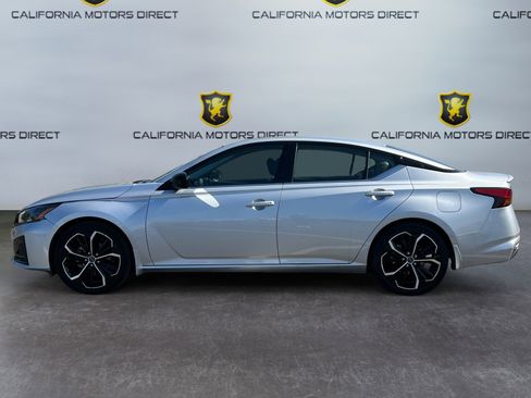 Used 2023 Nissan Altima 2.5 SR image 2