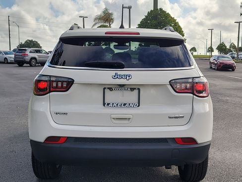 Used 2018 Jeep Compass Latitude w/ Popular Equipment Group FWD image 15