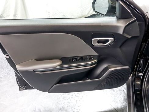 Used 2025 Kia K4 LXS image 24