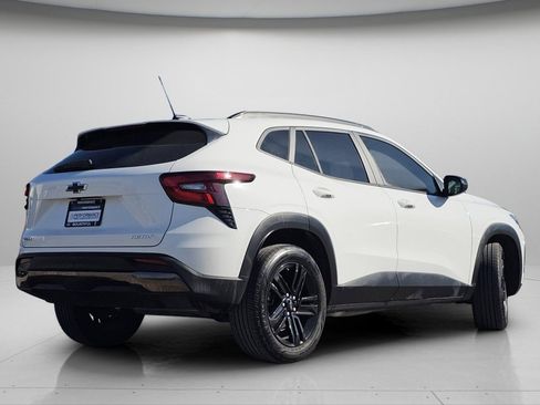 Used 2024 Chevrolet Trax ACTIV w/ Sunroof Package image 24