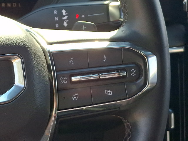 Used 2025 GMC Yukon Denali AWD/4WD image 8