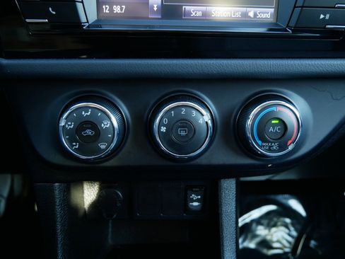 Used 2016 Toyota Corolla L image 22