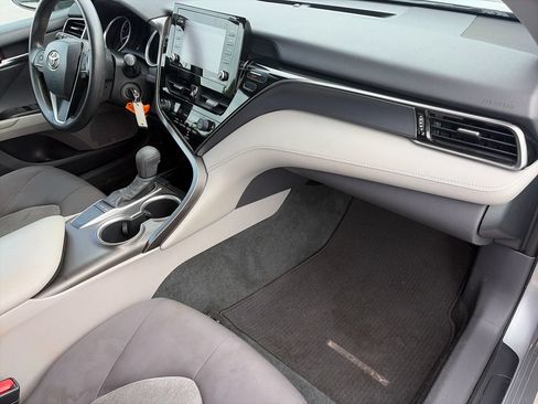Used 2022 Toyota Camry LE FWD image 31