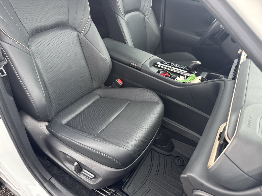 Used 2025 Toyota Crown Signia AWD/4WD image 33