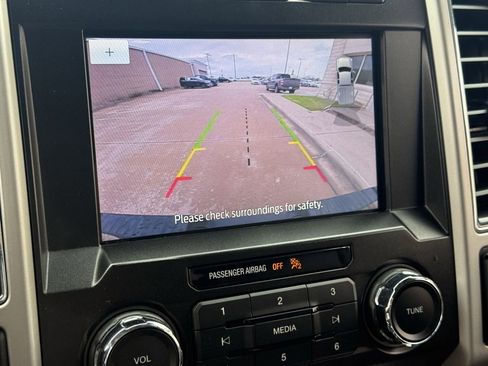 Used 2020 Ford F150 Lariat image 19