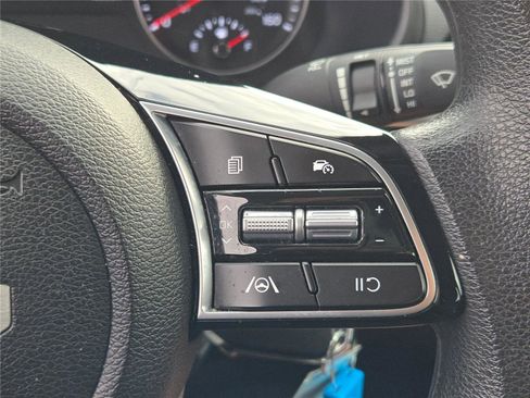 Used 2024 Kia Forte LXS image 31