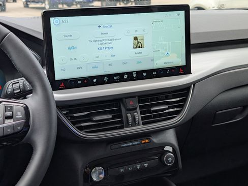 New 2025 Ford Escape SE w/ PHEV Premium Package image 15