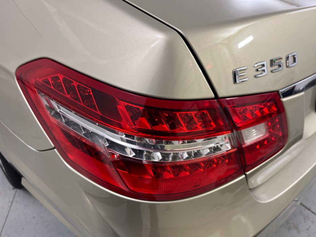 Used 2010 Mercedes-Benz E 350 Sedan image 38